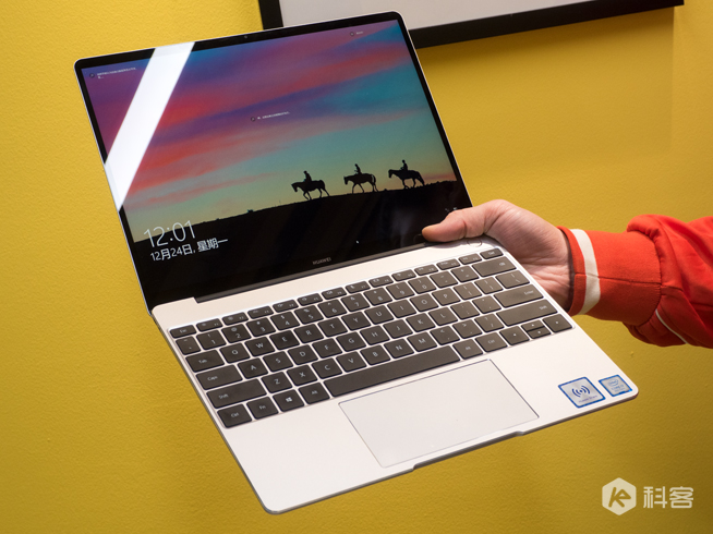 華為MateBook 13體驗(yàn)評測：輕薄全面屏 有顏有實(shí)力