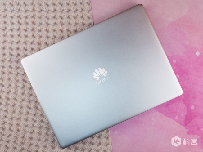 華為MateBook 13體驗(yàn)評測：輕薄全面屏 有顏有實(shí)力