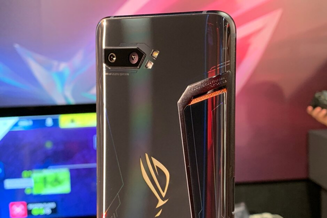 ROG游戲手機2發(fā)布：全球首發(fā)驍龍855+ 售價6190元起