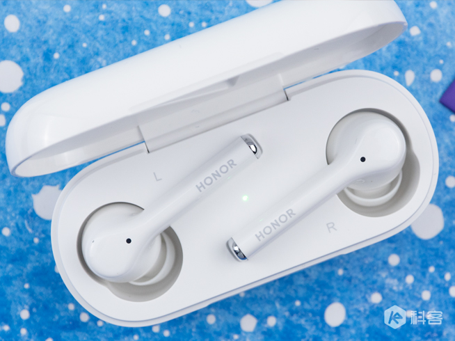 降噪媲美AirPods Pro，價錢不到一半！榮耀FlyPods 3評測