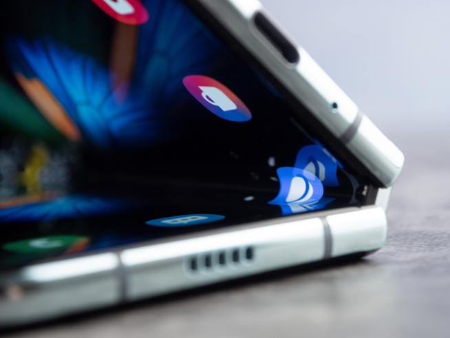 三星Galaxy Fold 2最新曝光：設(shè)計(jì)升級雙電池 備貨吃緊搶購難？