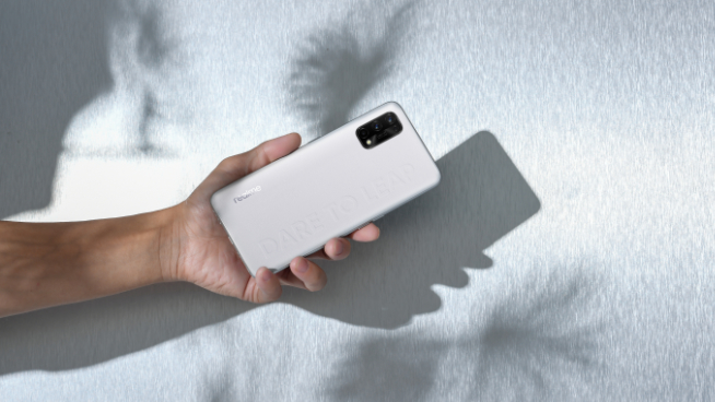 王炸出擊性?xún)r(jià)比夠頂！realme Q2系列定檔10月13日發(fā)布