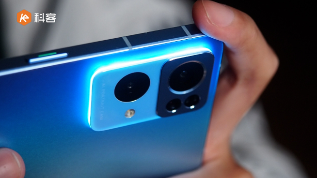 OPPO Reno7 Pro上手體驗(yàn)：前后拍攝都了得！爆款秘訣全靠設(shè)計(jì)？