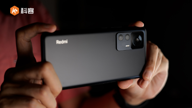 Redmi K50至尊版上手體驗：到底至尊在哪？2999元起繼續(xù)焊門！