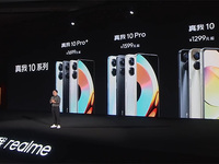 加碼卷中端機(jī)？真我10系列發(fā)布，楊冪同款超大杯亮點(diǎn)多