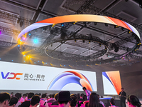 2023 vivo開發(fā)者大會公布四大成果，iQOO 12真機現(xiàn)身