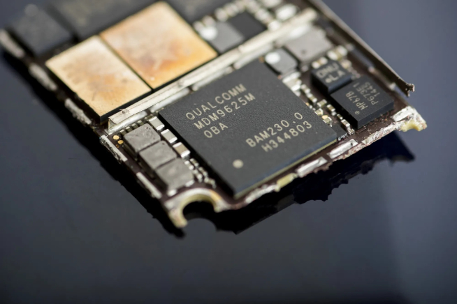 蘋果親自拉銷量！iPhone 17 Pro Max終于要用上新設(shè)計(jì)了？